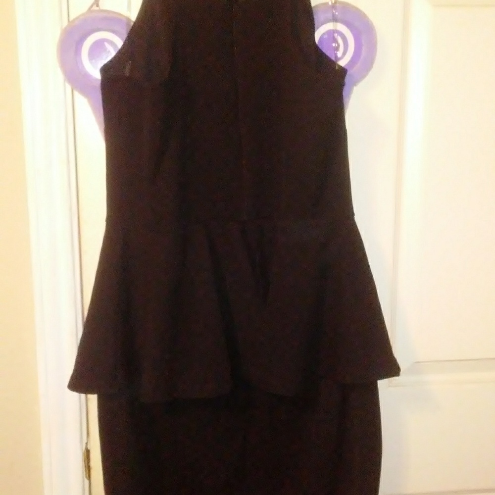 Dress - Picture 3 of 3